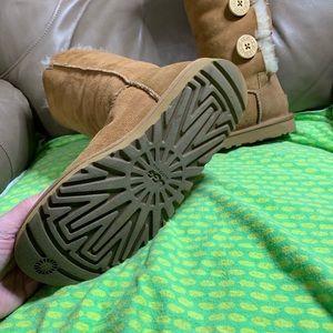 Bailey brown Uggs